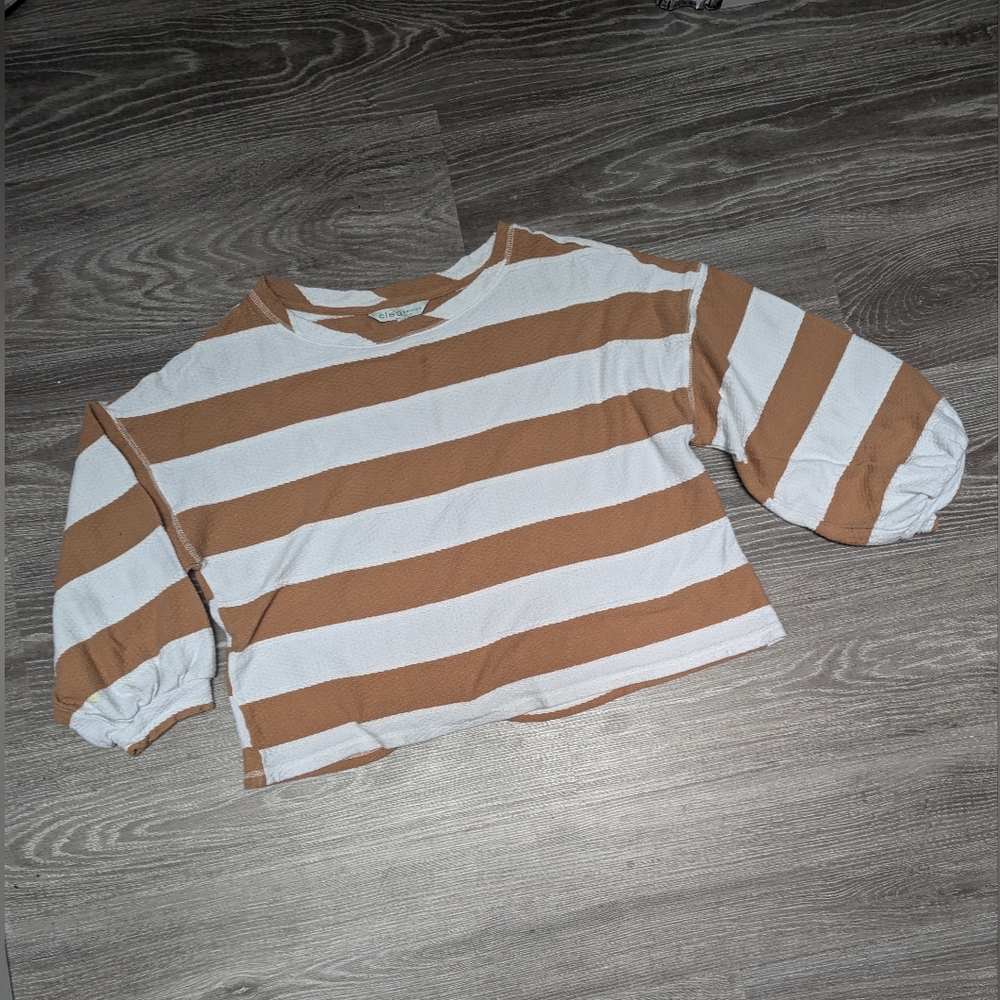 CLEO PETITES | textured slight crop top